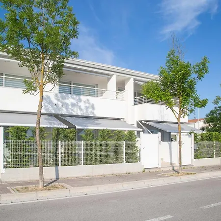 Marina Ponente Appart hôtel *
