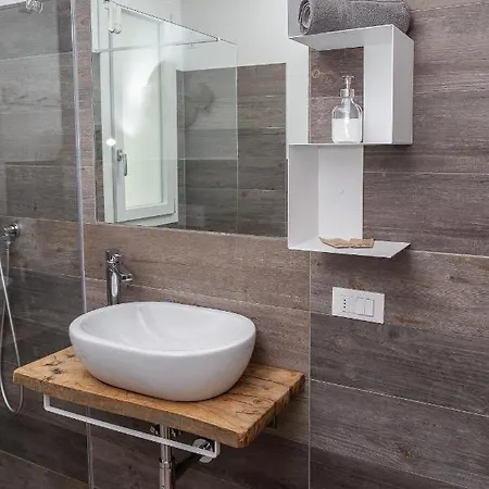 Marina Ponente شقة فندقية