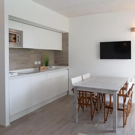 Lägenhetshotell Marina Ponente 4*