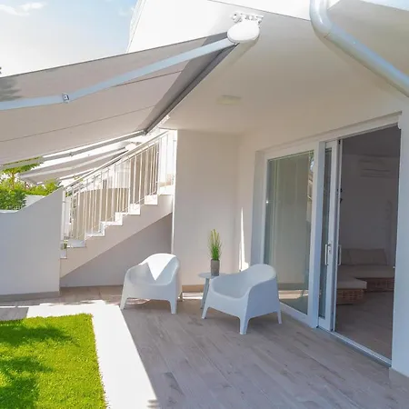 Marina Ponente Lägenhetshotell 4*